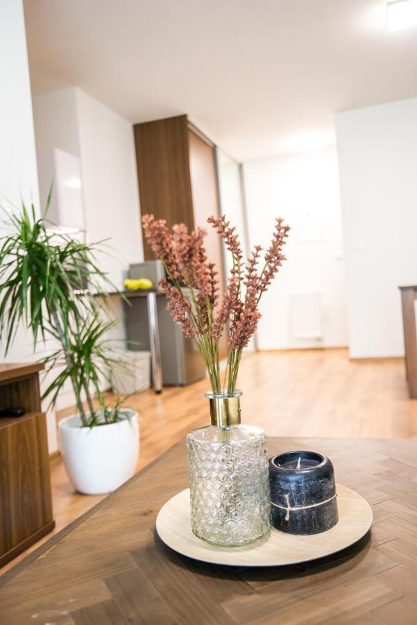 Galeria Apartments Deménvölgy Kültér fotó