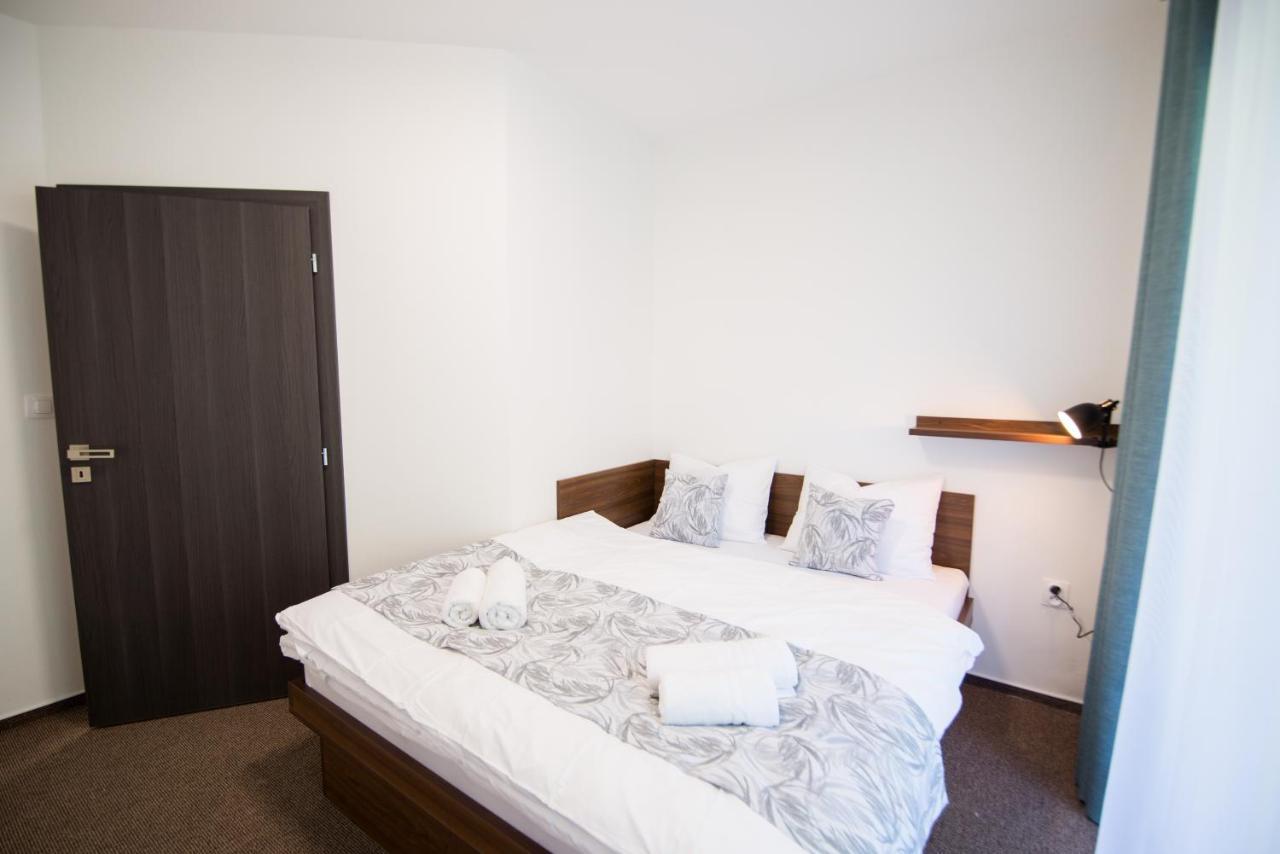 Galeria Apartments Deménvölgy Kültér fotó